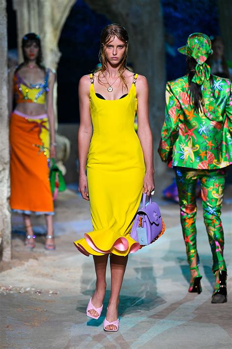 versace modenschau 2021|Versace spring 2021.